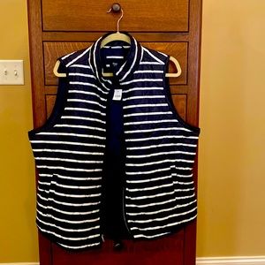 New, stylish, blue and white striped Gap vest. Never worn.